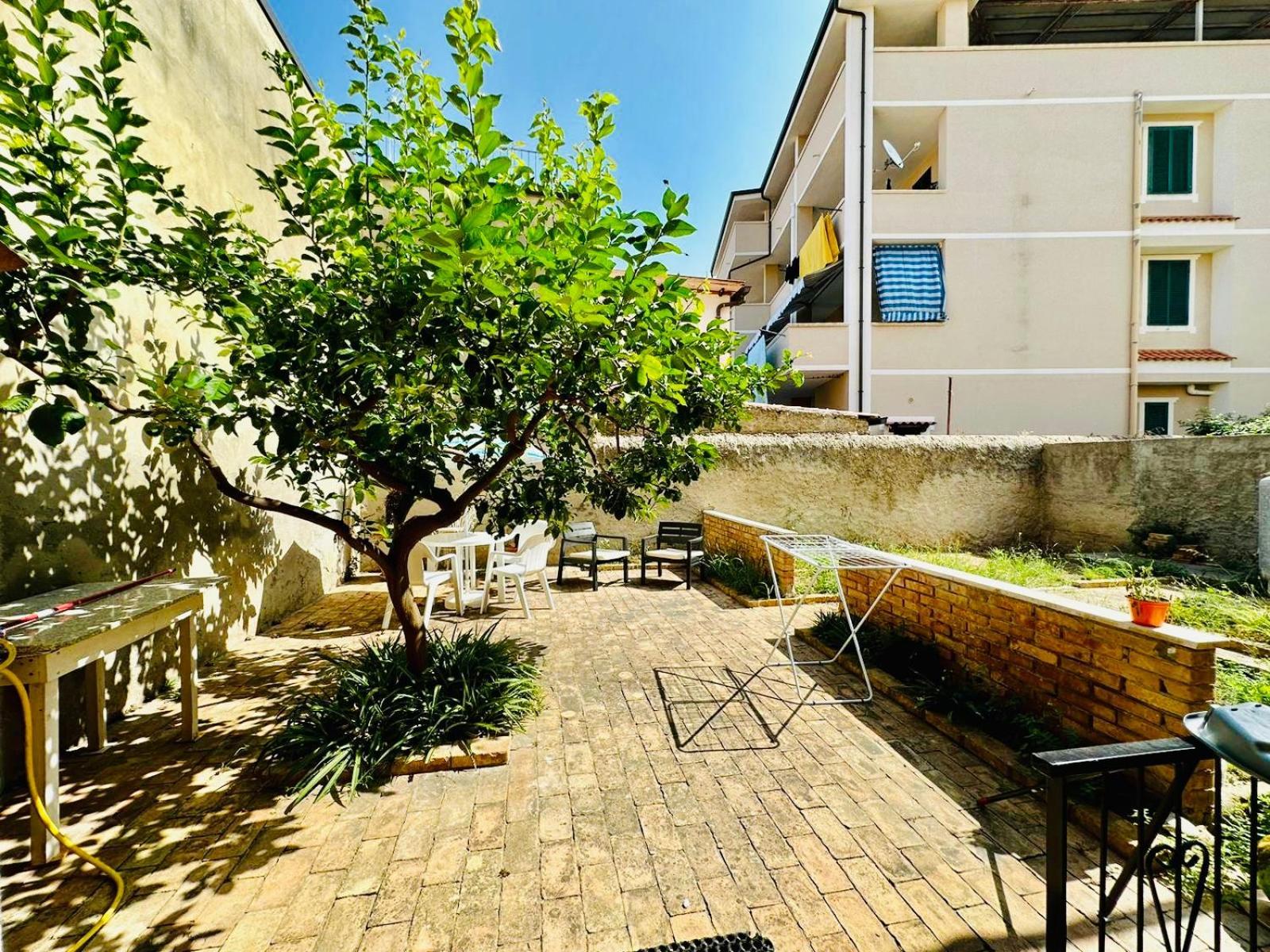Gemelli House - City Center トロペーア エクステリア 写真